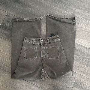 Zara Women's Gray Straight Leg Jeans